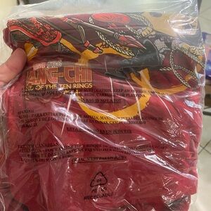 Funko Marvel Collector Corps Shang-Chi
Legend of the Ten Rings T-Shirt